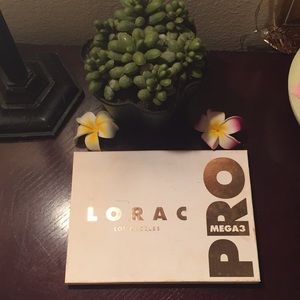 Lorax Mega Pro 3 eyeshadow palette